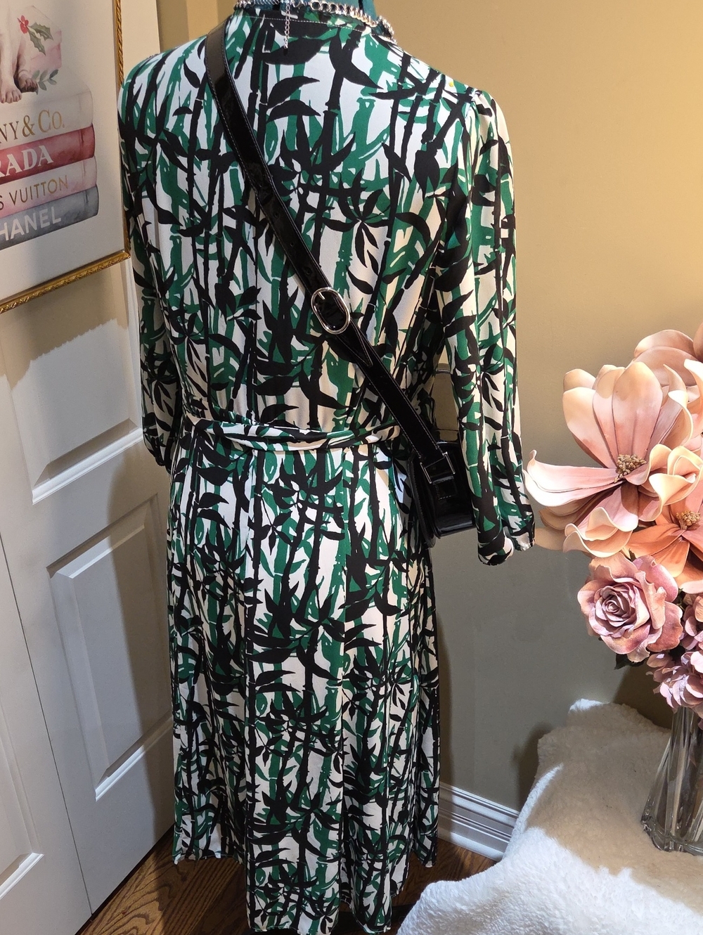 Nwot Large Eva Mendez Green & Black Abstract Wrap Dress - Picture 10 of 17